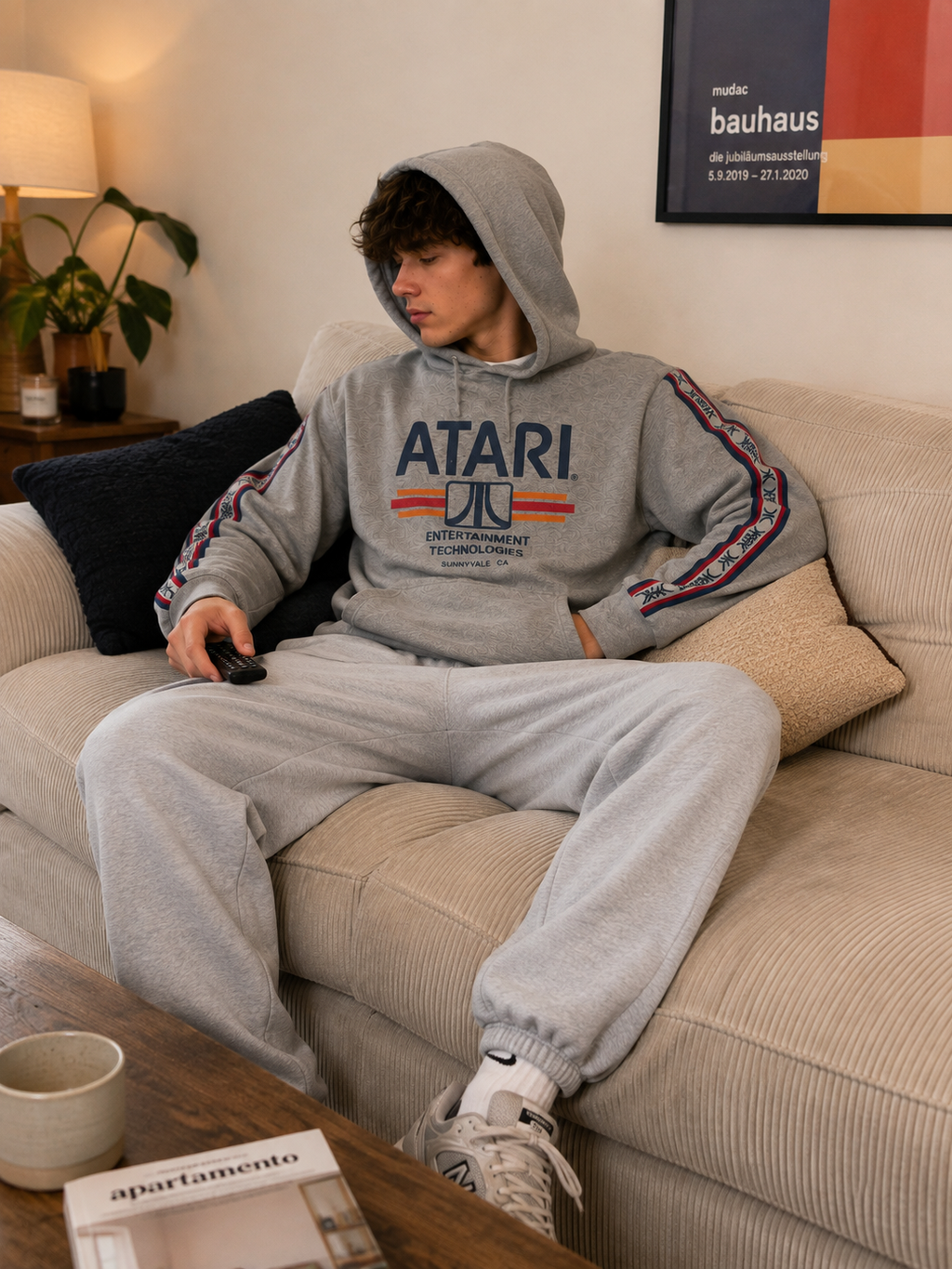 Vintage Atari Entertainment Technologies Hoodie – Medium
